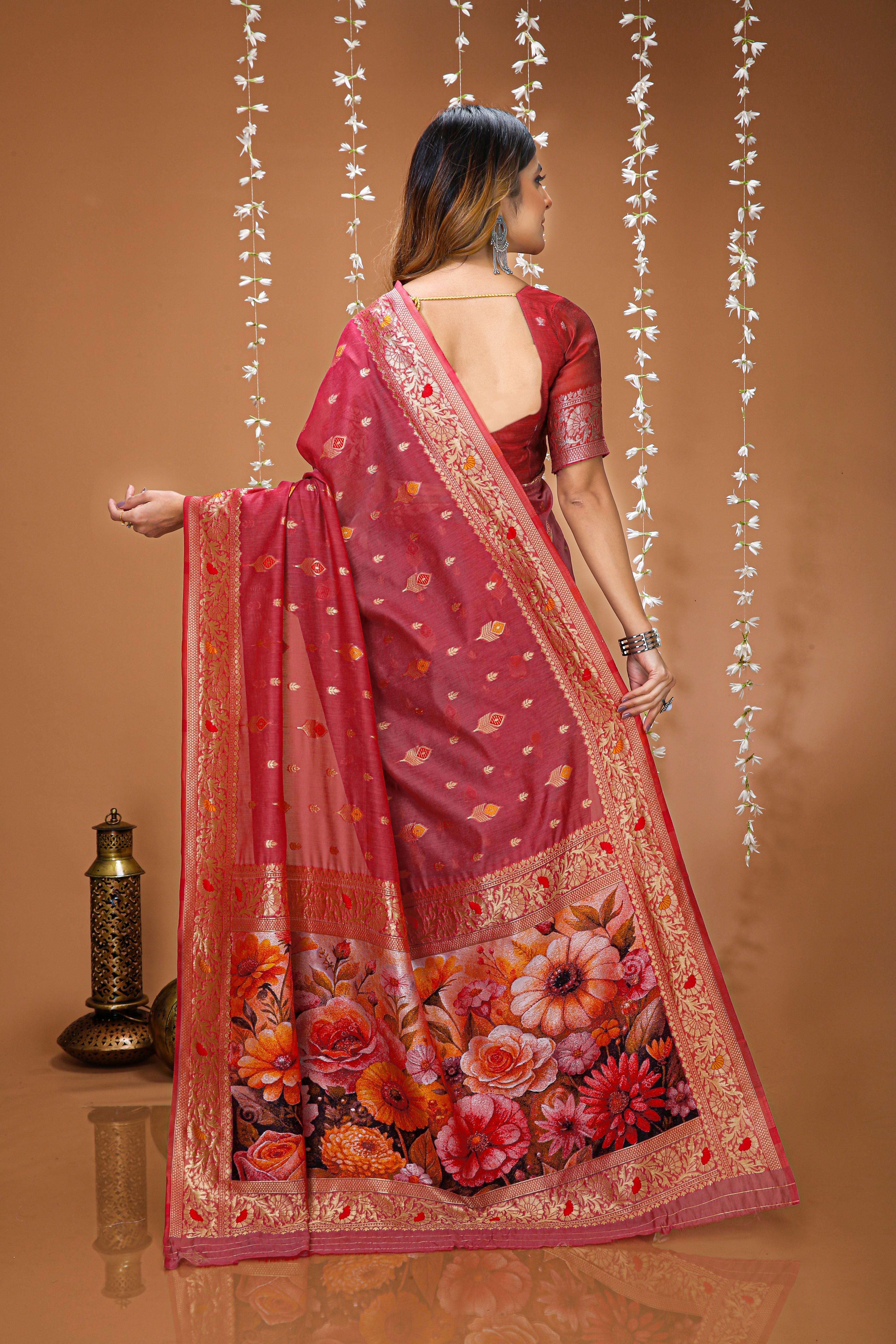 Glamorous Cotton Silk Saree With Rich Pallu