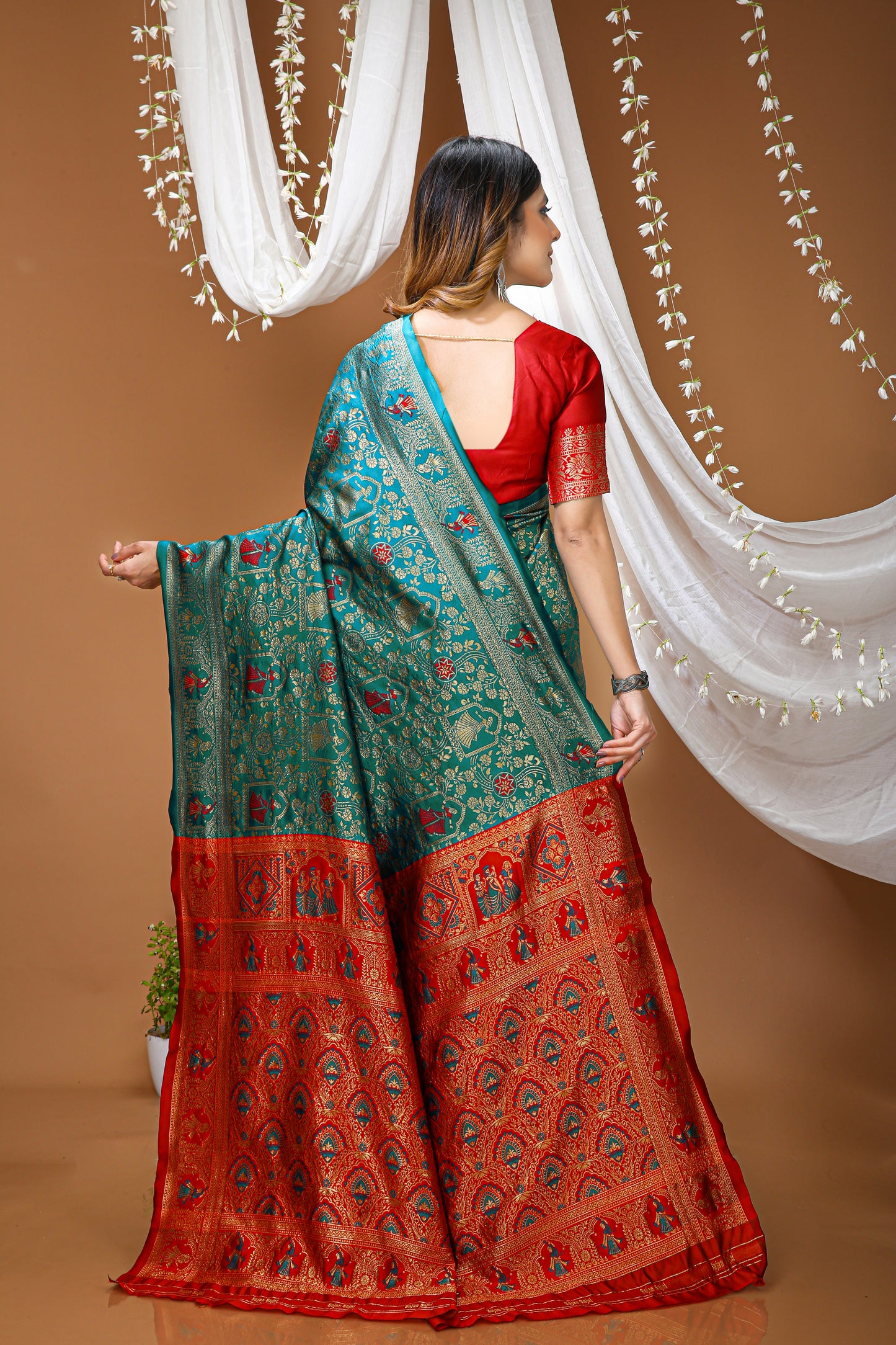 Very Pleasing Soft Silk Saree With Beautiful Blouse Peice