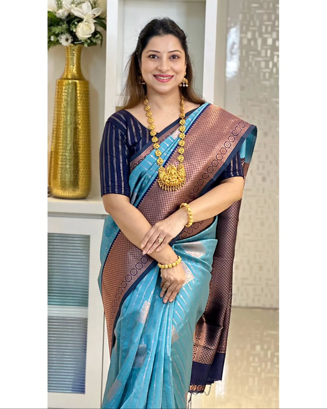 Very Beautiful Banarasi Silk Saree With Adorable Blouse Piece