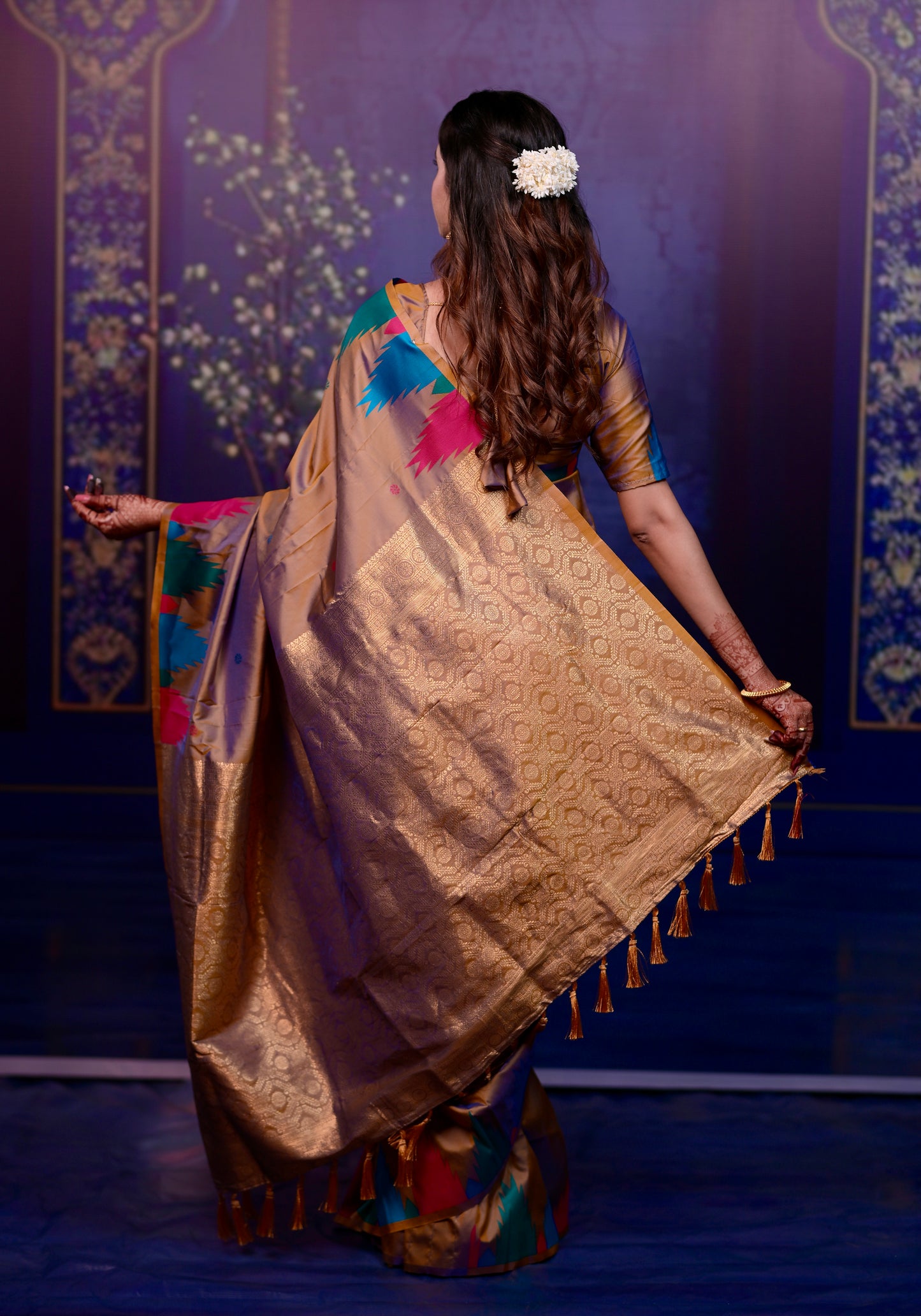 Very Ravishing Soft Silk Saree With Zari Weaving