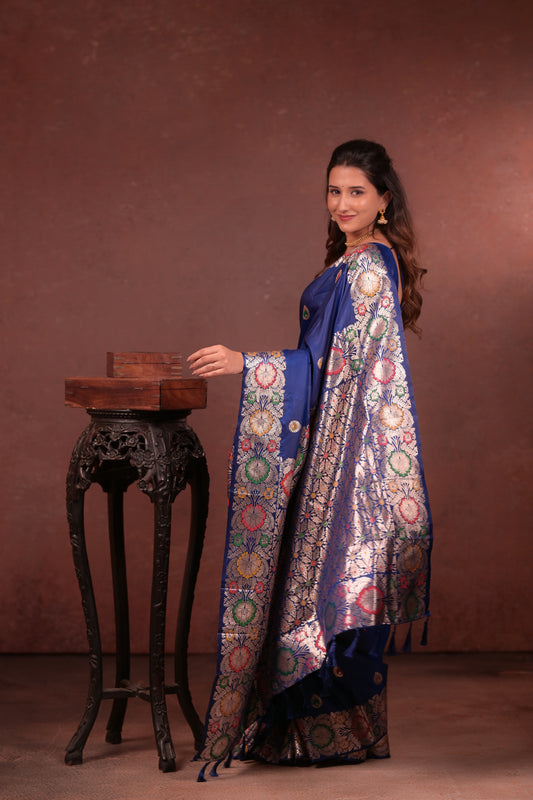 Classic Soft Silk Saree With Zari Weaving & tassels