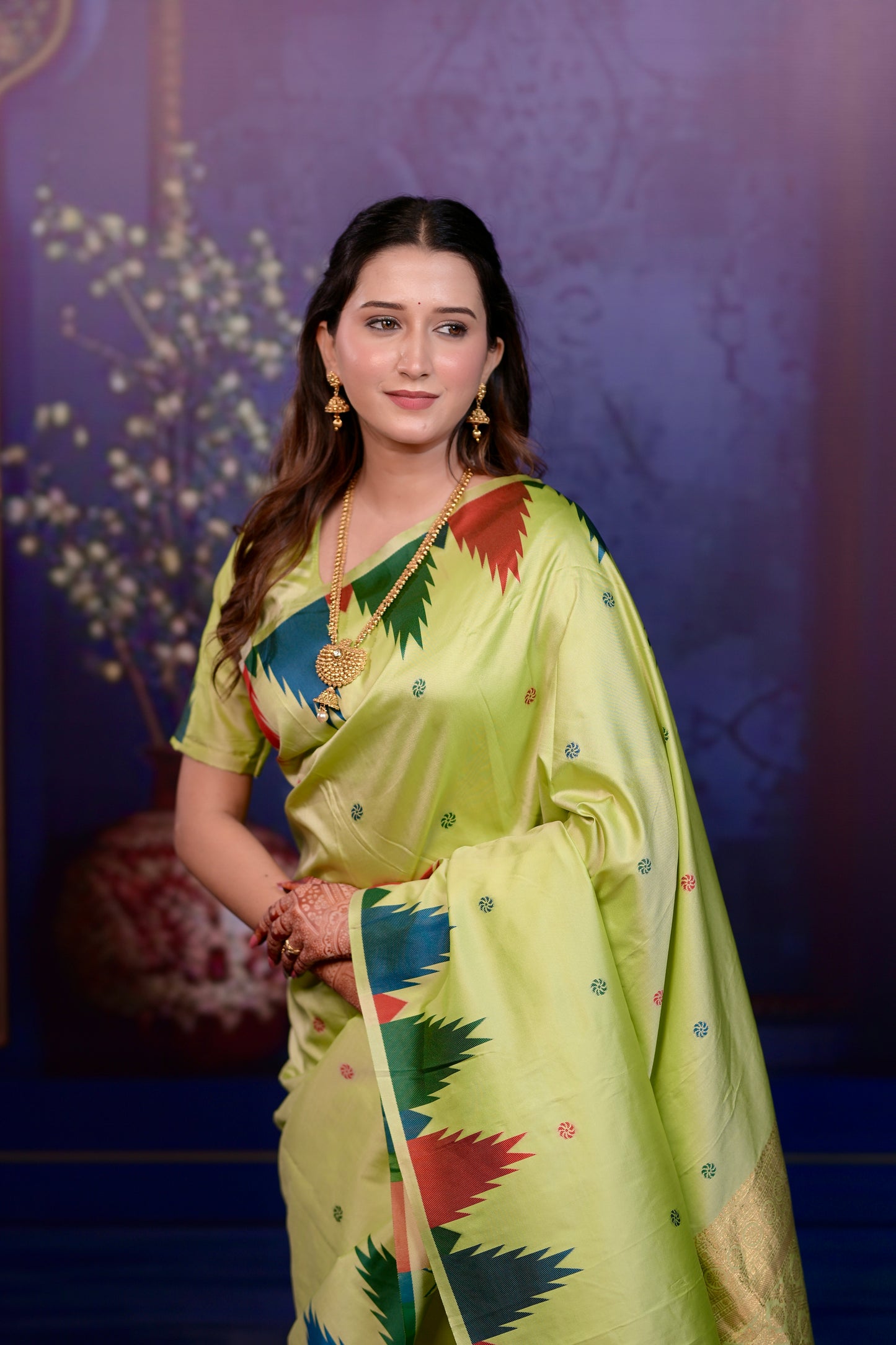 Very Ravishing Soft Silk Saree With Zari Weaving