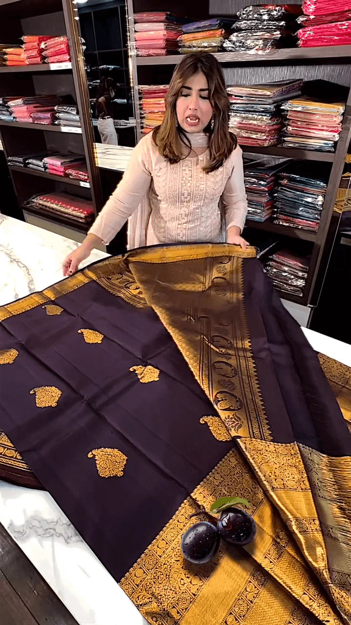 Very Charming Purple Soft Banarasi Silk Saree With Rich Blouse Piece