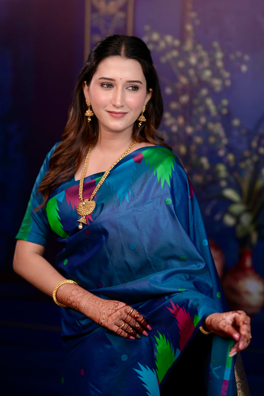 Very Ravishing Soft Silk Saree With Zari Weaving