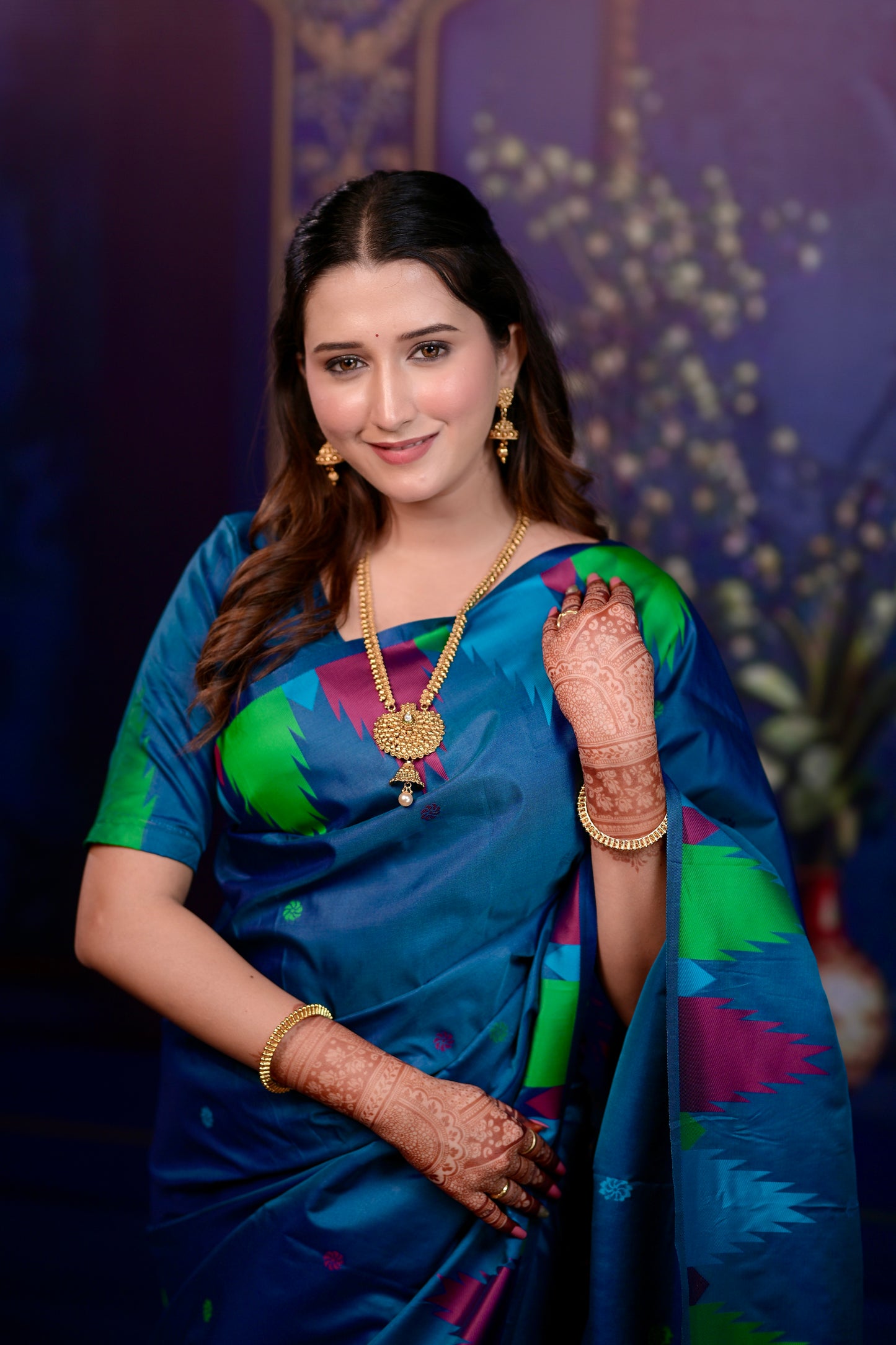 Very Ravishing Soft Silk Saree With Zari Weaving