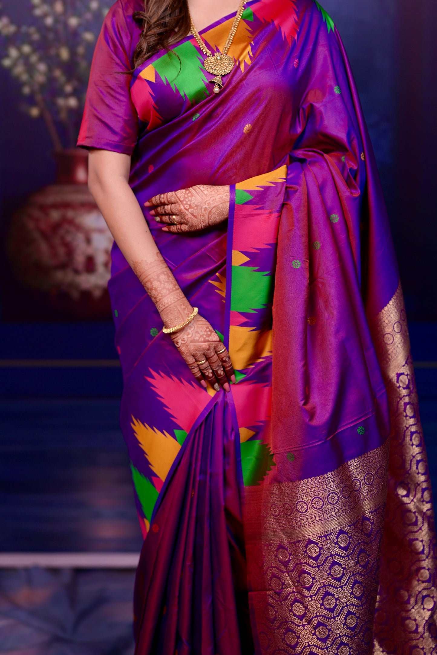Very Ravishing Soft Silk Saree With Zari Weaving