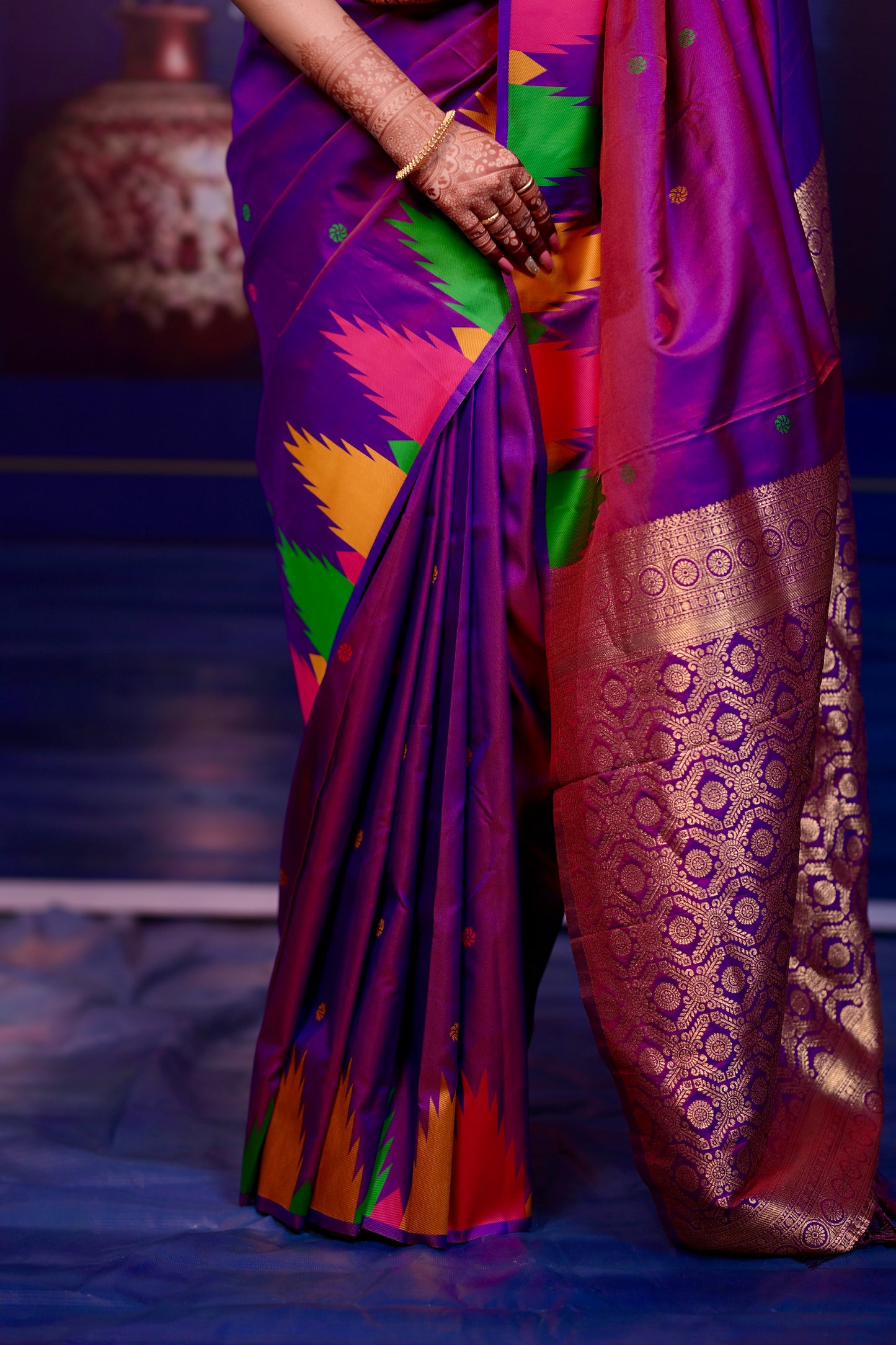 Very Ravishing Soft Silk Saree With Zari Weaving