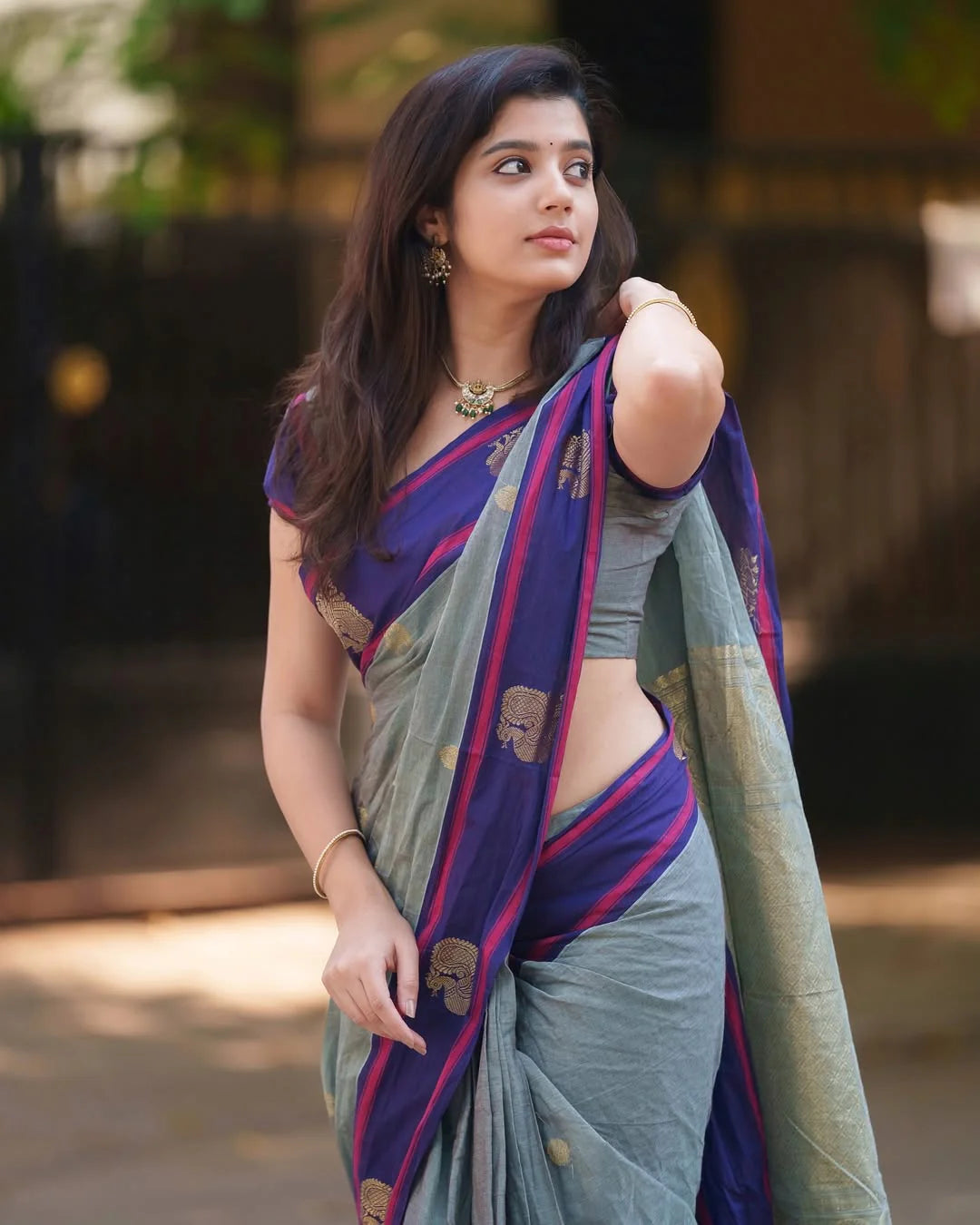 Winsome Grey Cotton Silk Saree With Stunning Blouse Piece
