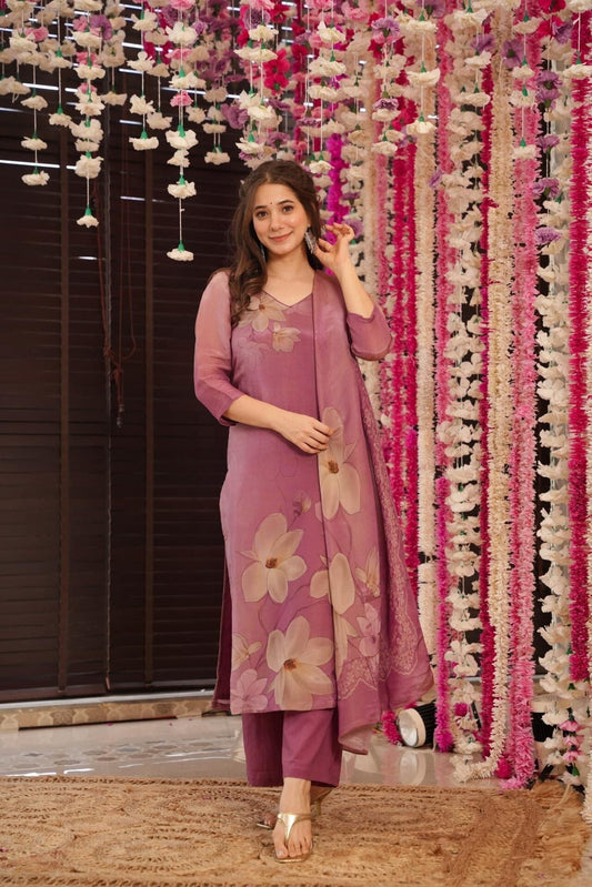 Very Stunning Soft Silk Floral Print Suit Set