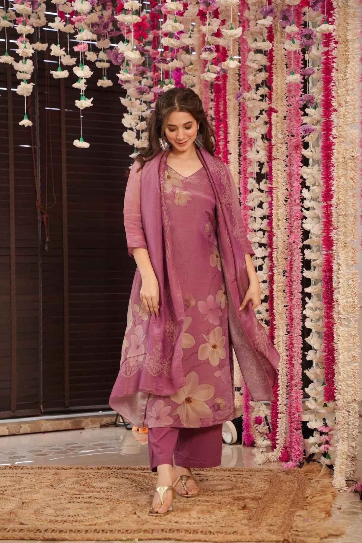 Very Stunning Soft Silk Floral Print Suit Set
