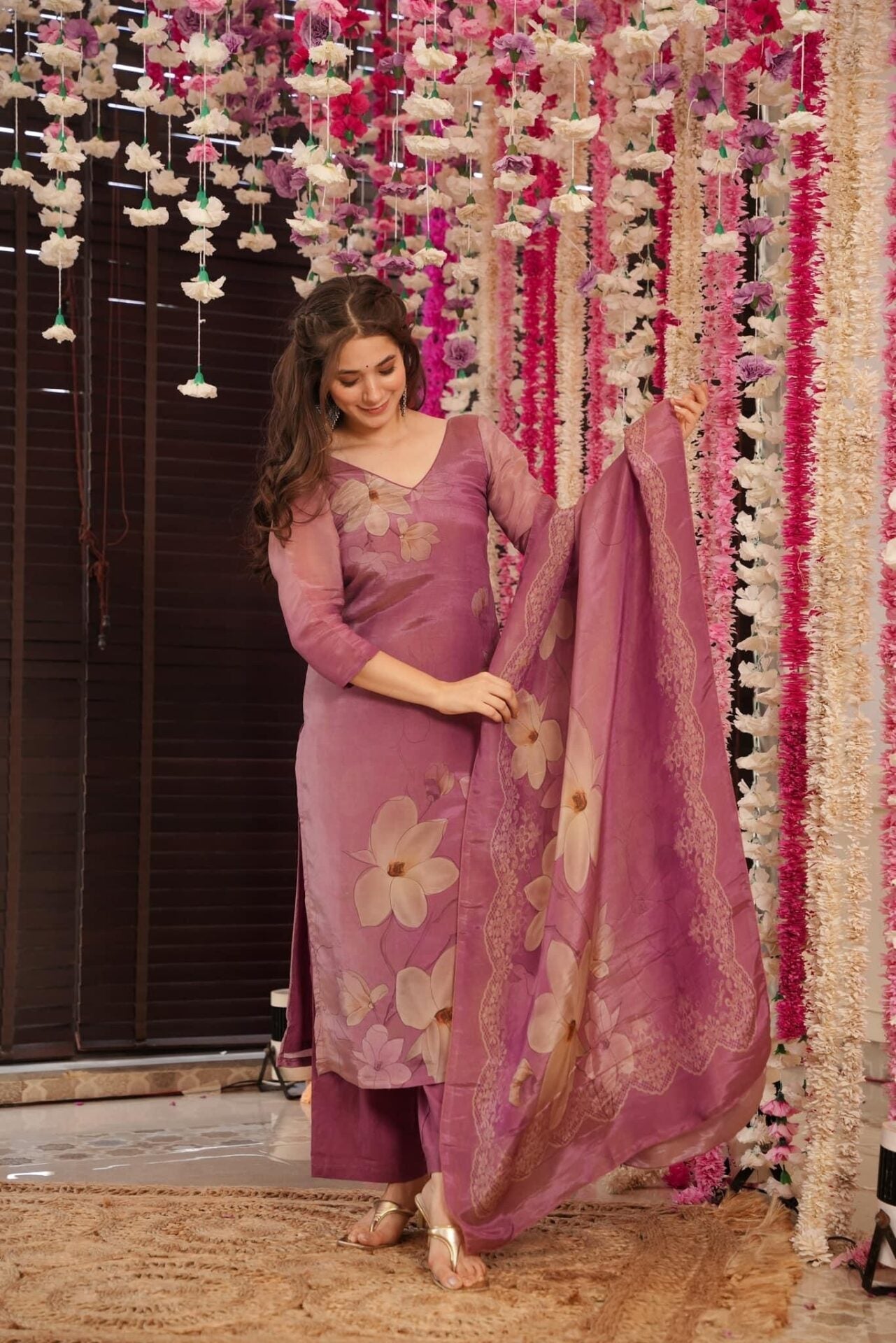 Very Stunning Soft Silk Floral Print Suit Set