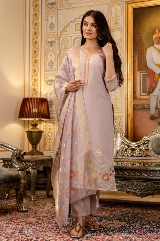 Very Good-Looking Viscose Silk Embroidery Suit Set