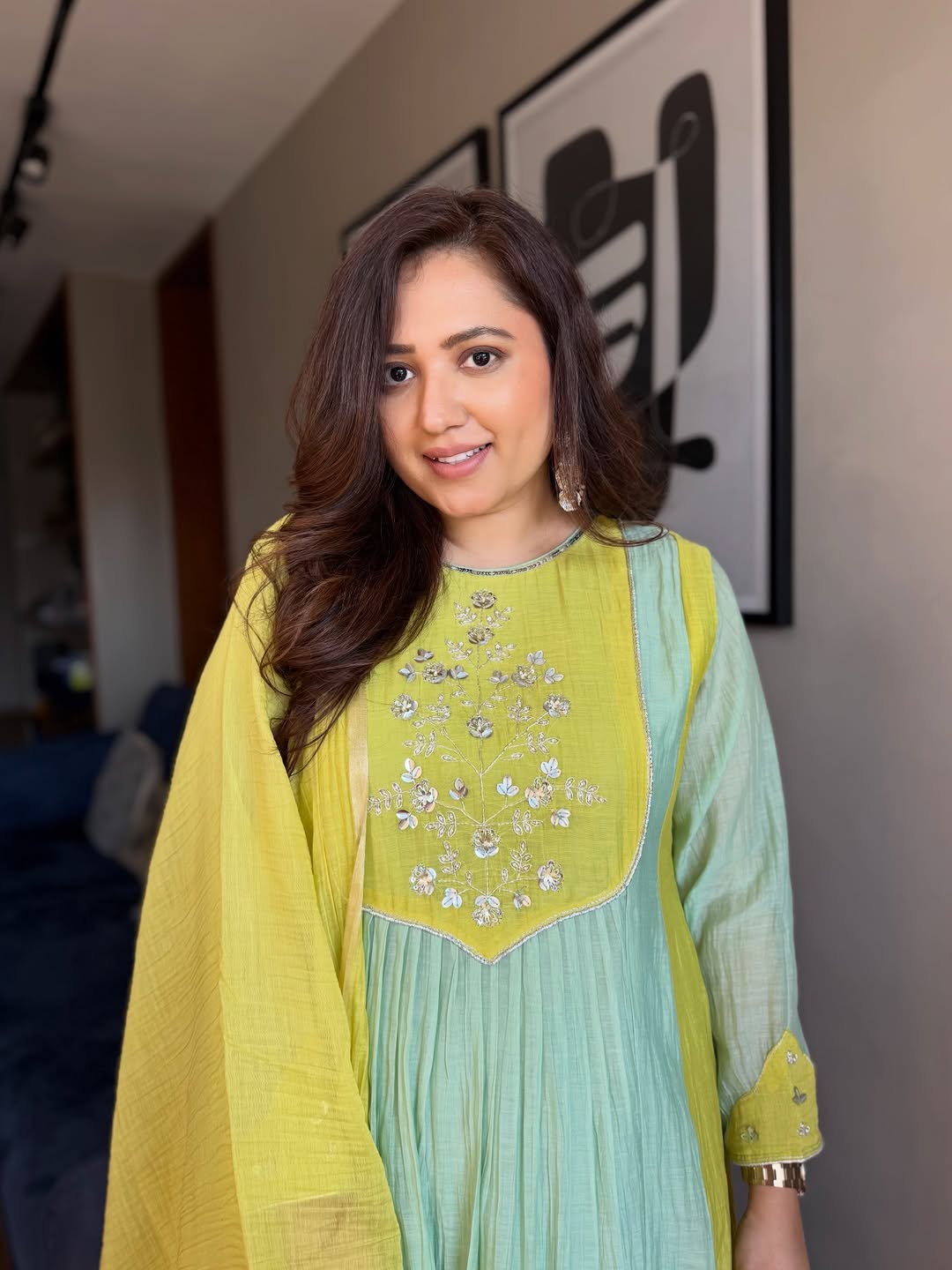 Very Beautiful Mul Chanderi Embroidery Suit Set