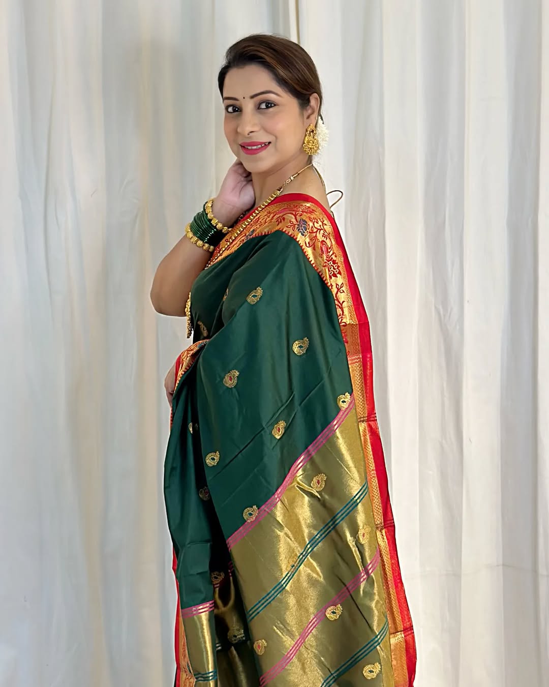 Luxurious Cotton Silk Paithani Silk Saree With Zari Weaving