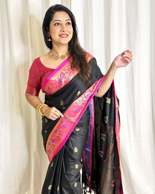 Luxurious Cotton Silk Paithani Silk Saree With Zari Weaving