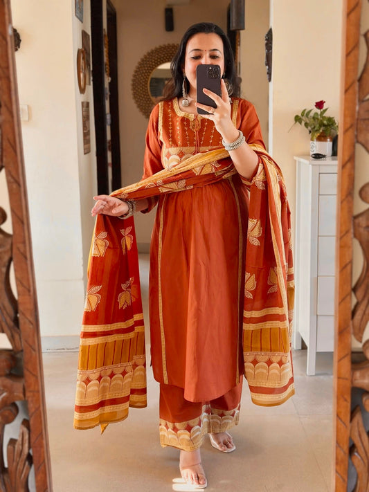 Vary Aesthetic Pure Mul Cotton Embroidery Suit Set