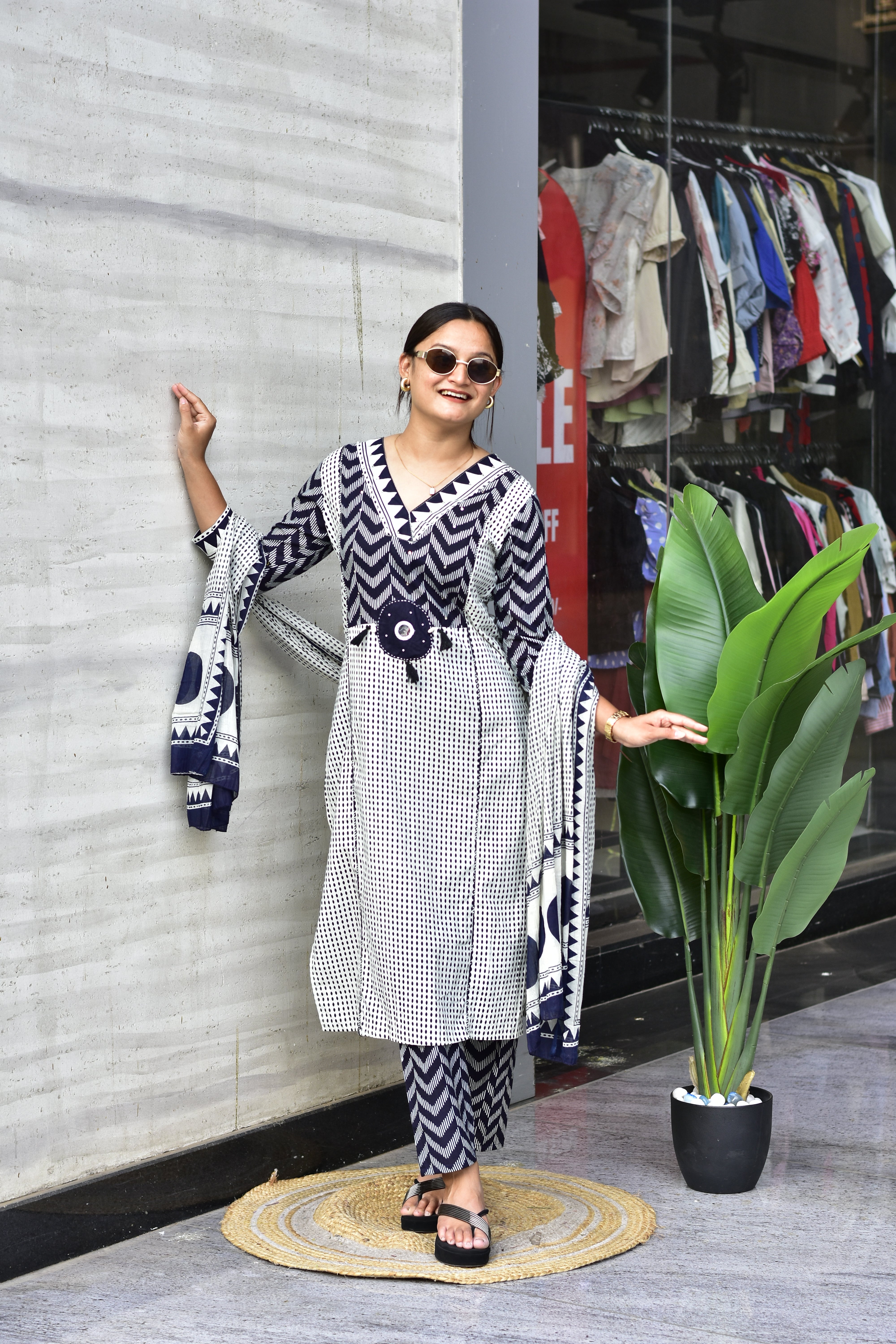 Very Beautiful Pure Mul Cotton Embroidery Suit Set