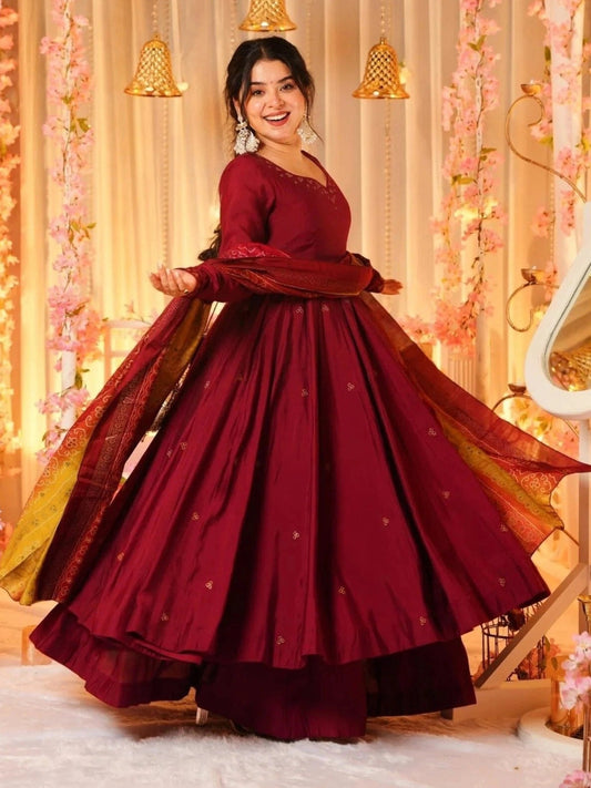 Very Ravishing Viscose Embroidery Suit Set