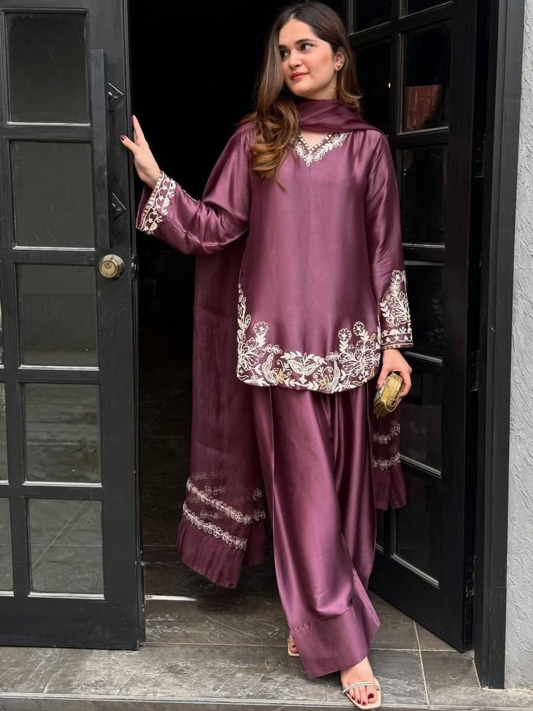 Zeenat Heritage Crepe Silk Suit Set