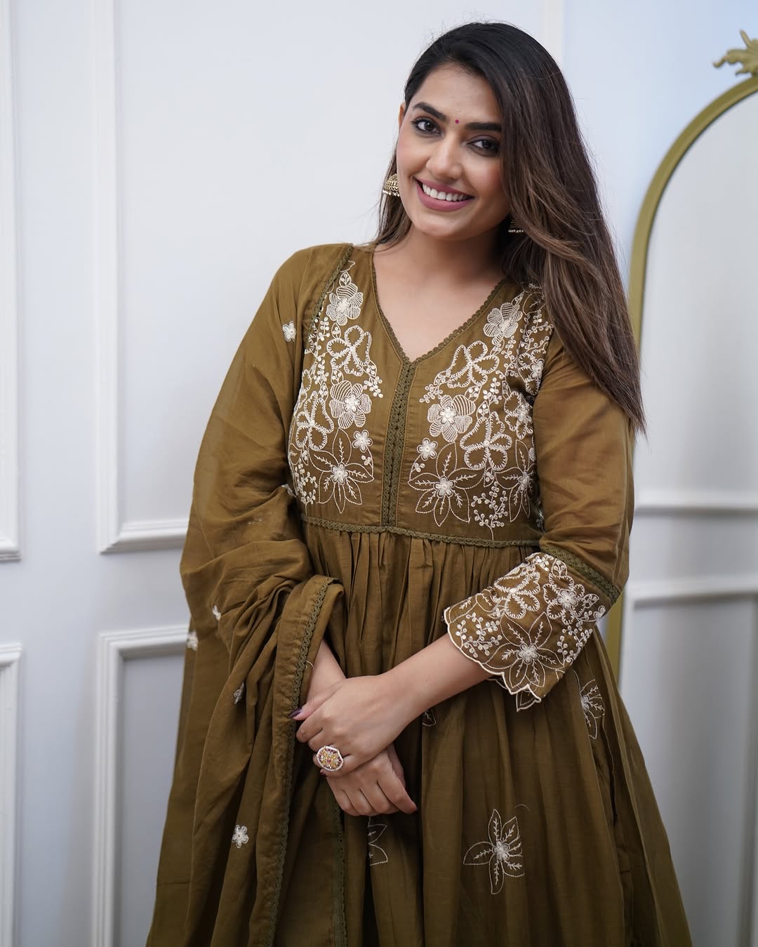 Attractive Pure Cotton Silk Embroidery Suit Set