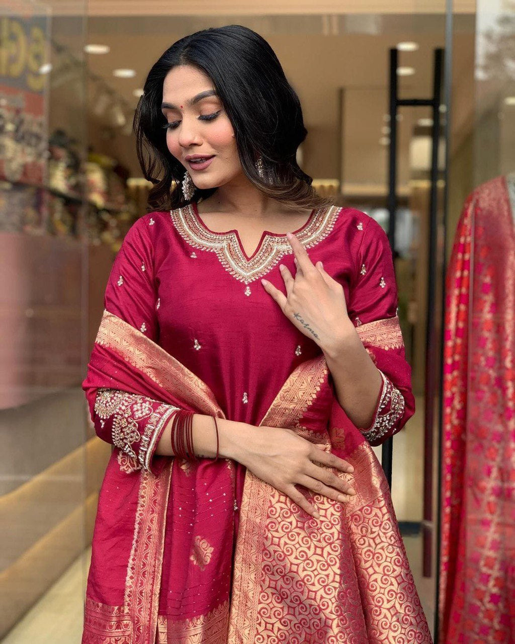 Tremendous Red Beautiful Chanderi Viscose Kurta Set