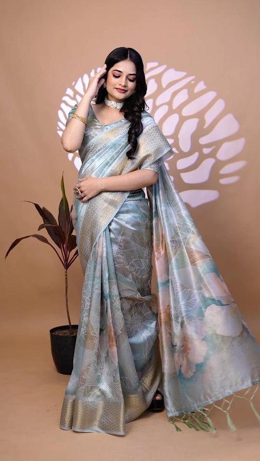 Graceful Pastal Green Handllom Silk Blend Saree With Zari border