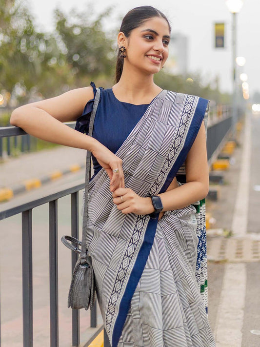 Breathable Mulmul Cotton Print Saree With Premium Blouse Piece