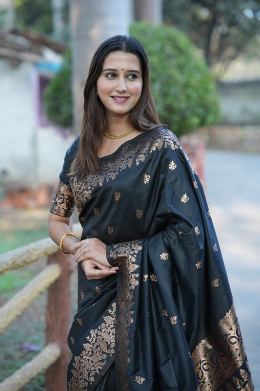 Glamorous Soft Silk Saree With Golden Zari Weaving