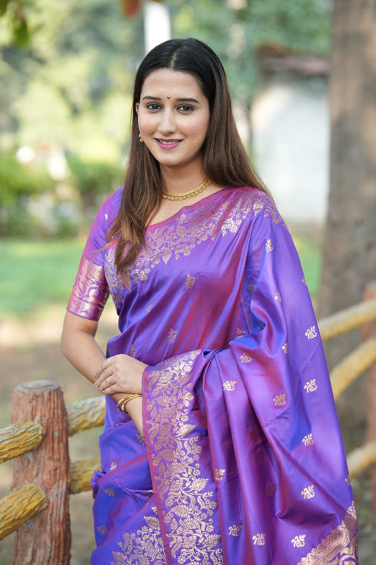 Glamorous Soft Silk Saree With Golden Zari Weaving