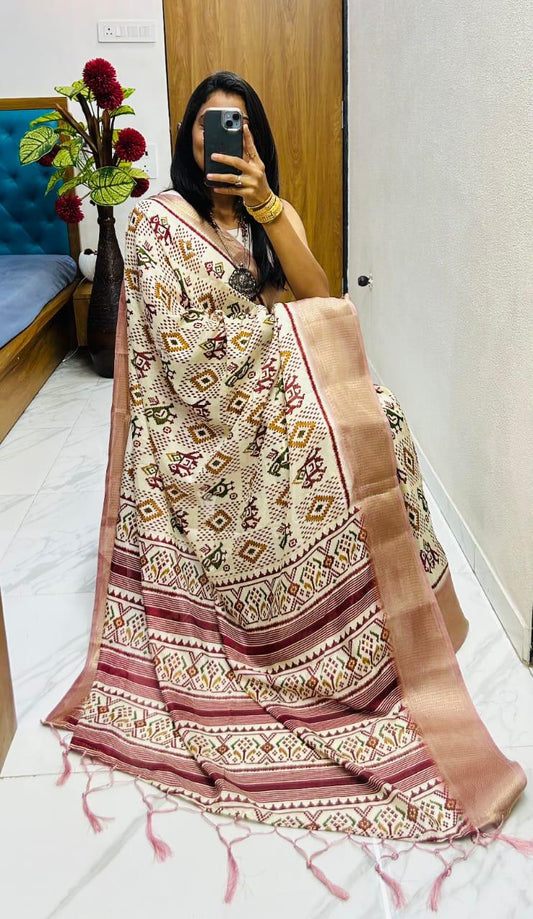 Winsome Handloom Silk Saree In Ikkat Print With Zari Border
