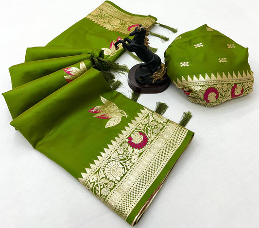 Elegant Festive Look Soft Silk Saree With Zari Weaving