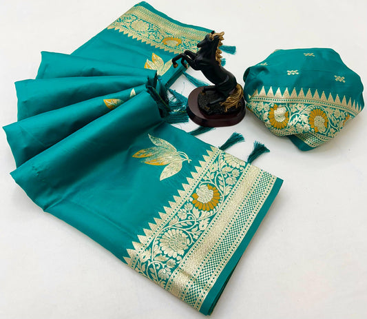 Elegant Festive Look Soft Silk Saree With Zari Weaving