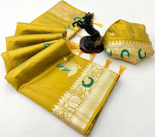 Elegant Festive Look Soft Silk Saree With Zari Weaving