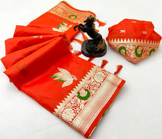 Elegant Festive Look Soft Silk Saree With Zari Weaving