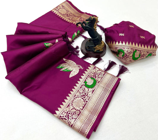 Elegant Festive Look Soft Silk Saree With Zari Weaving