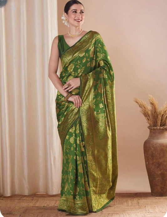 Very Pretty Soft Silk Saree With Zari Weaving