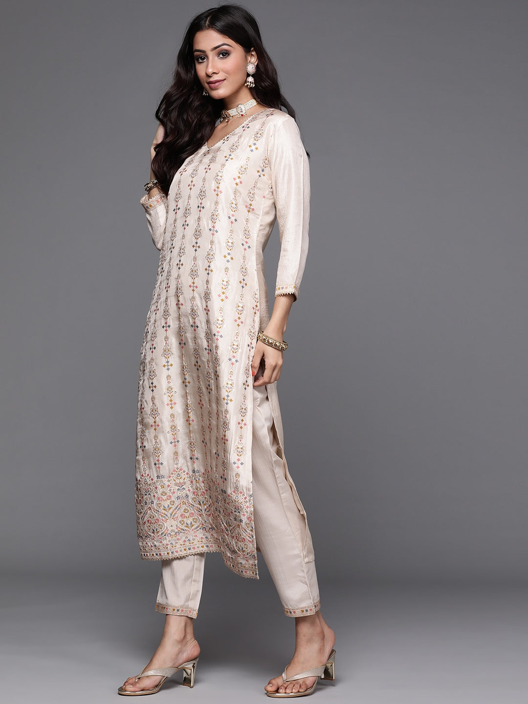 Staggering beige Beautiful Pure Viscose Silk Suit Set