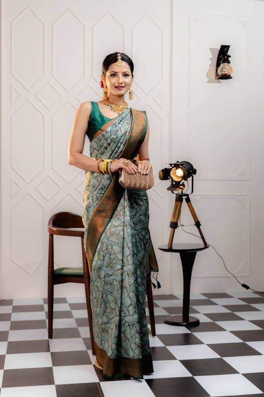 Most Pleasing Banasari Silk Saree With Blouse