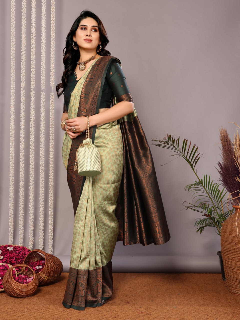 Most Glamorous Banasari Silk Saree With Blouse