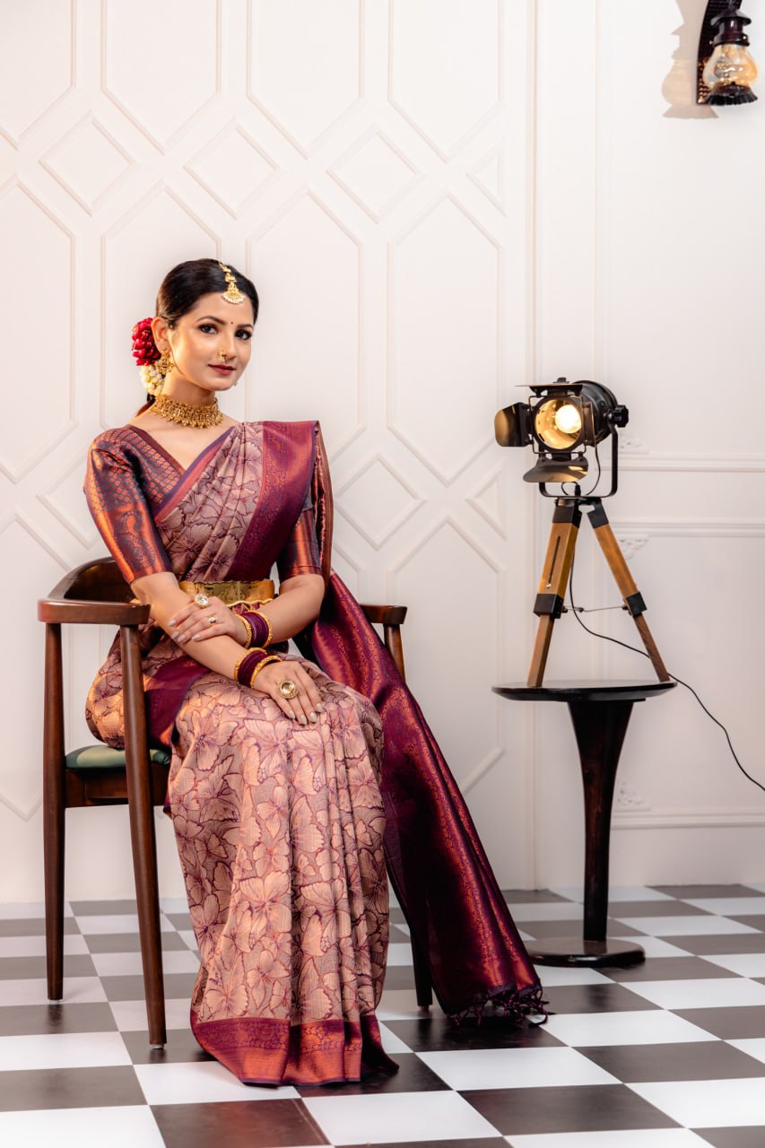 Most Pleasing Banasari Silk Saree With Blouse