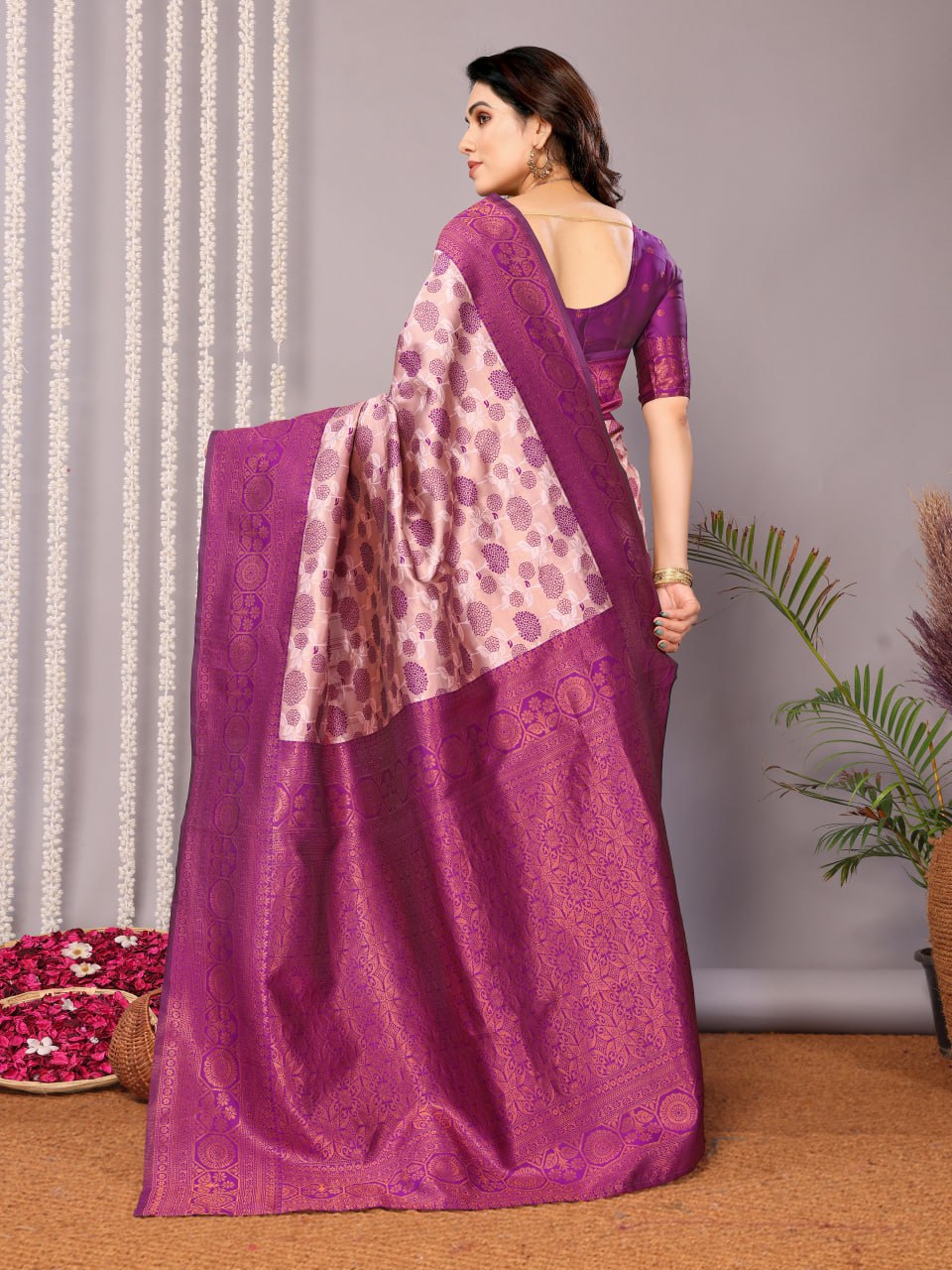 Most Prepossessing Banasari Silk Saree With Blouse