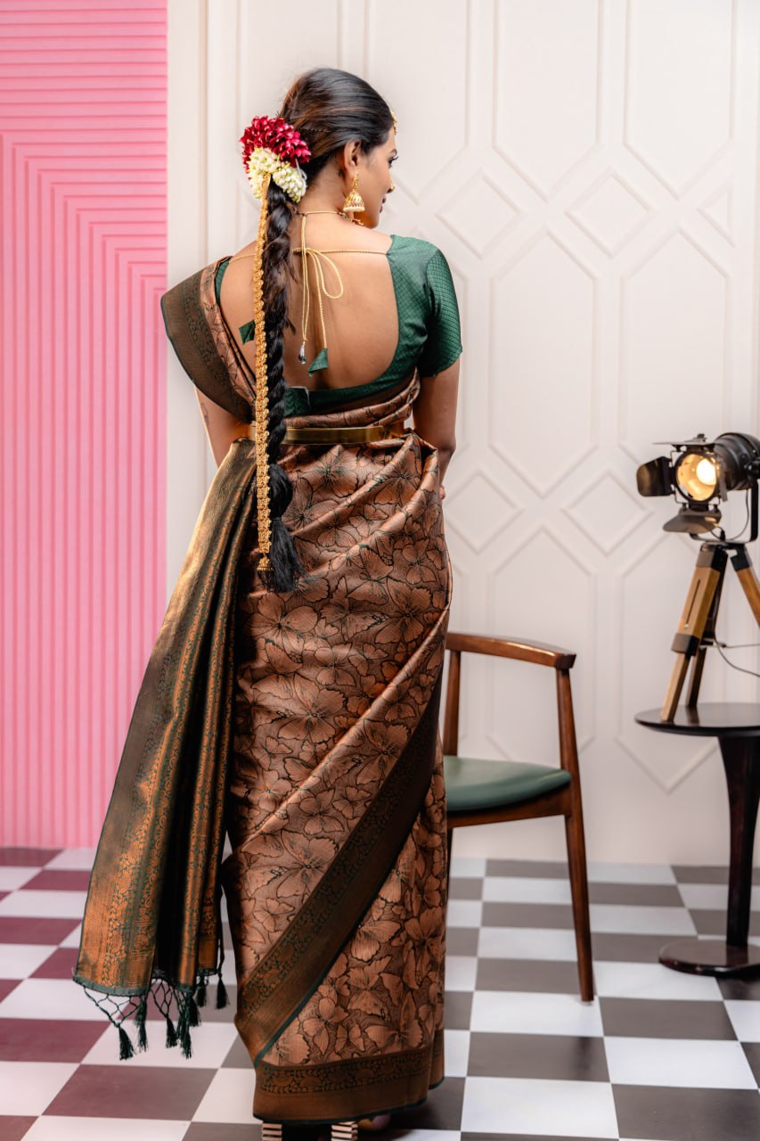 Most Pleasing Banasari Silk Saree With Blouse