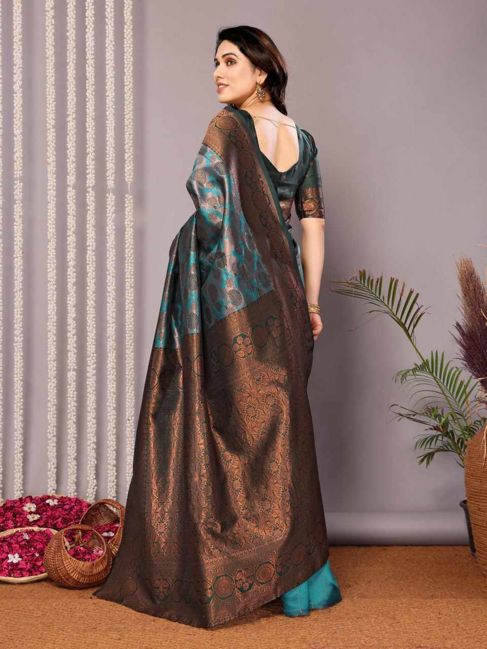 Most Prepossessing Banasari Silk Saree With Blouse