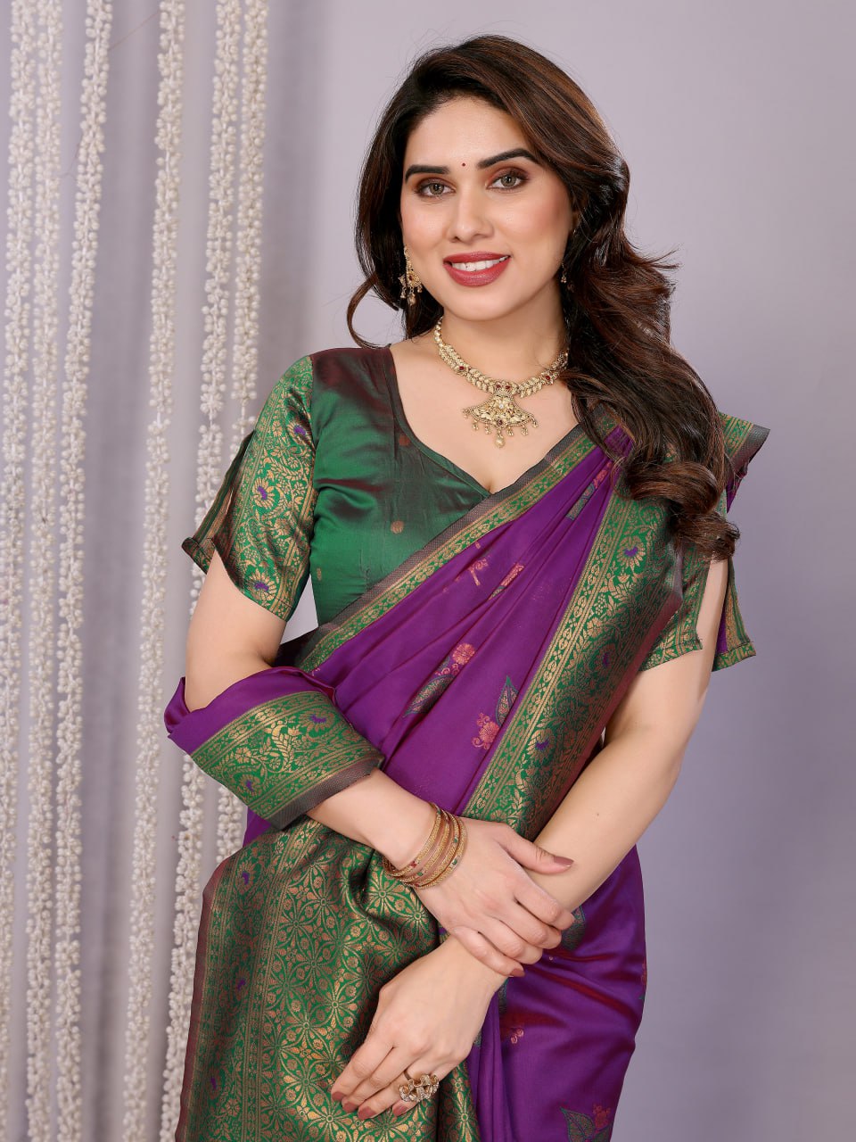 Most Gorgeous Banarasi Silk Saree with with Rich Pallu