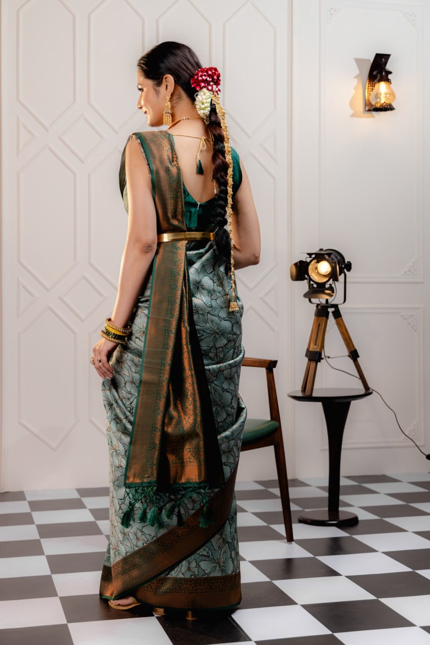 Most Pleasing Banasari Silk Saree With Blouse