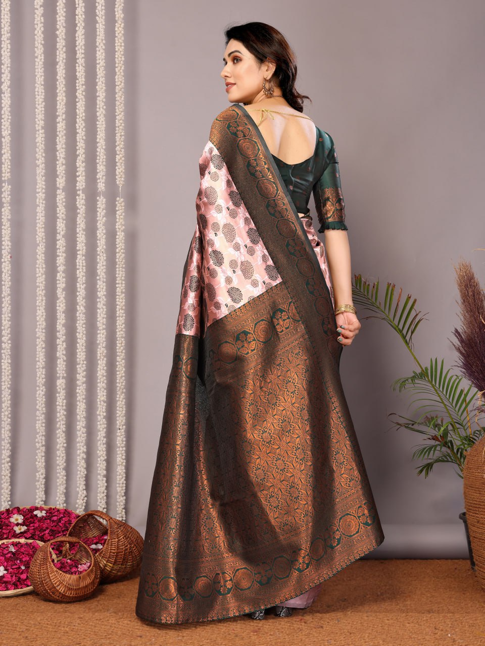 Most Prepossessing Banasari Silk Saree With Blouse