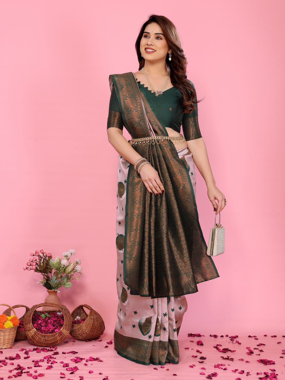 Most Pleasing Banasari Silk Saree With Blouse