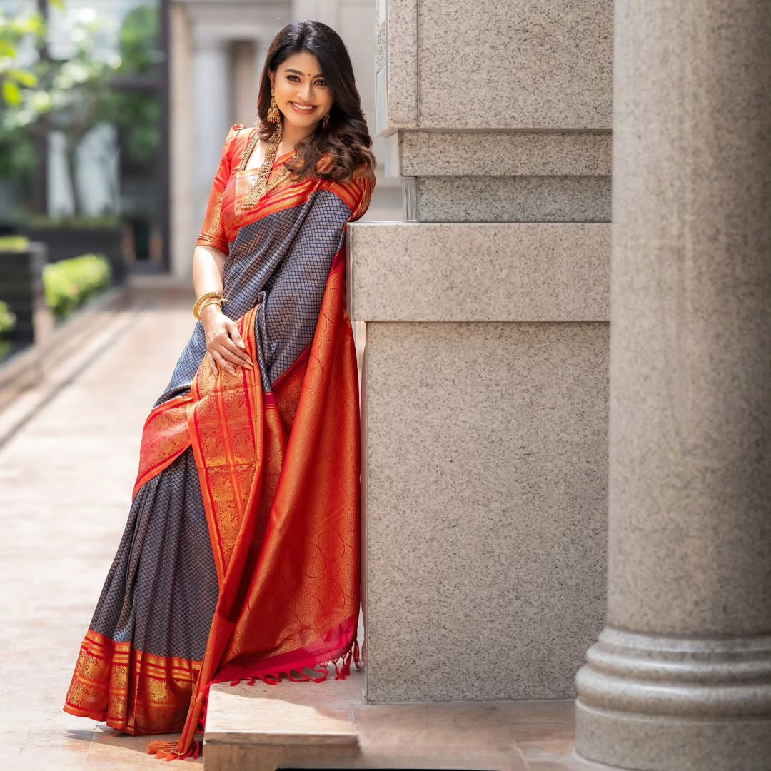 Most Ravishing Banarasi Silk Saree with with Border