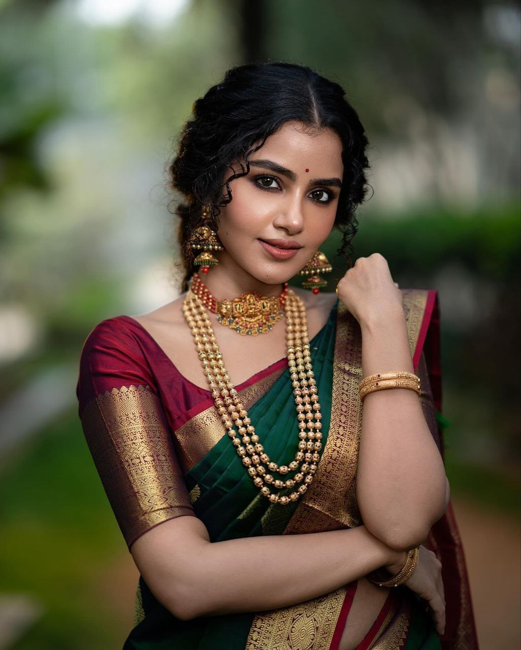 Most Stunning Banarasi Silk Saree With Zari Weaving
