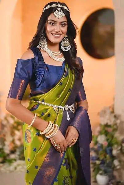 Very Beautiful Banarasi Silk Saree With Blouse